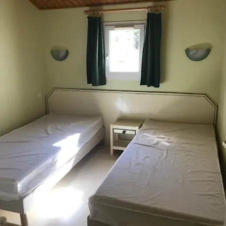 Holiday home Spacieuse Maison A Jean De Monts Proche Foret Avec Terrasse, 3 Et Parking Prive - Fr-1-323-524 *