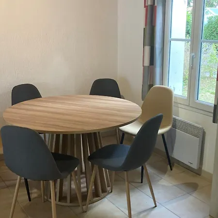 Holiday home Spacieuse Maison A Jean De Monts Proche Foret Avec Terrasse, 3 Et Parking Prive - Fr-1-323-524 *