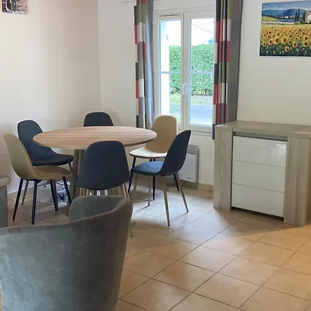 Spacieuse Maison à Jean De Monts Proche Forêt Avec Terrasse, 3 Et Parking Privé - Fr-1-323-524