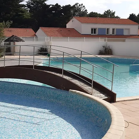 Spacieuse Maison à Jean De Monts Proche Forêt Avec Terrasse, 3 Et Parking Privé - Fr-1-323-524